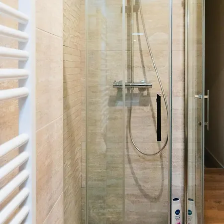 Bloom Living - T1 De Charme - Hyper Centre - Metro Апартаменты *