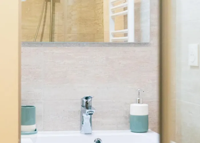 Bloom Living - T1 Standing - Hyper Centre 아파트